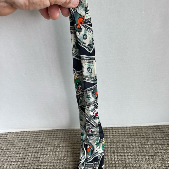 LOONEY TUNES Mania Neck Tie 100's Silk Money LOONEY FRIENDS 1996 - Picture 5 of 9